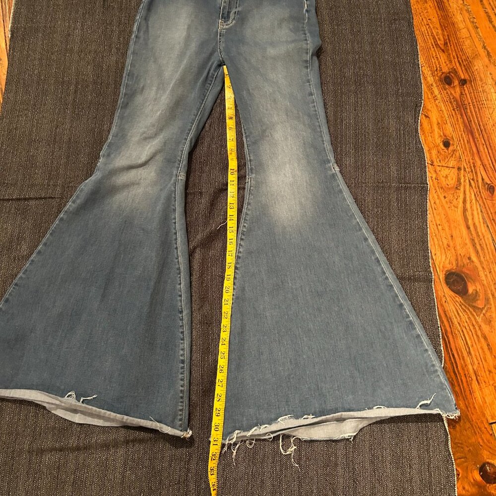 Free People Just Float On Flare Jeans, size 30 - Picture 5 of 6